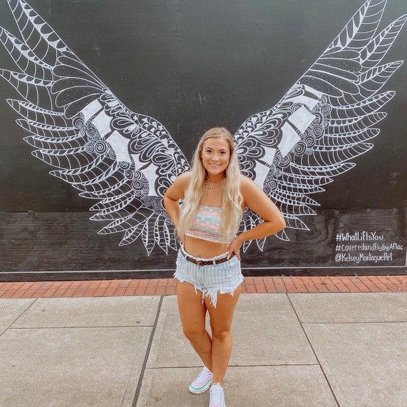 Meet your Posher, Haley - Picture 6 of 9